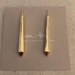 BRAND NEW - NEVER WORN INDIA HICKS HIGH STAKES EARRINGS
